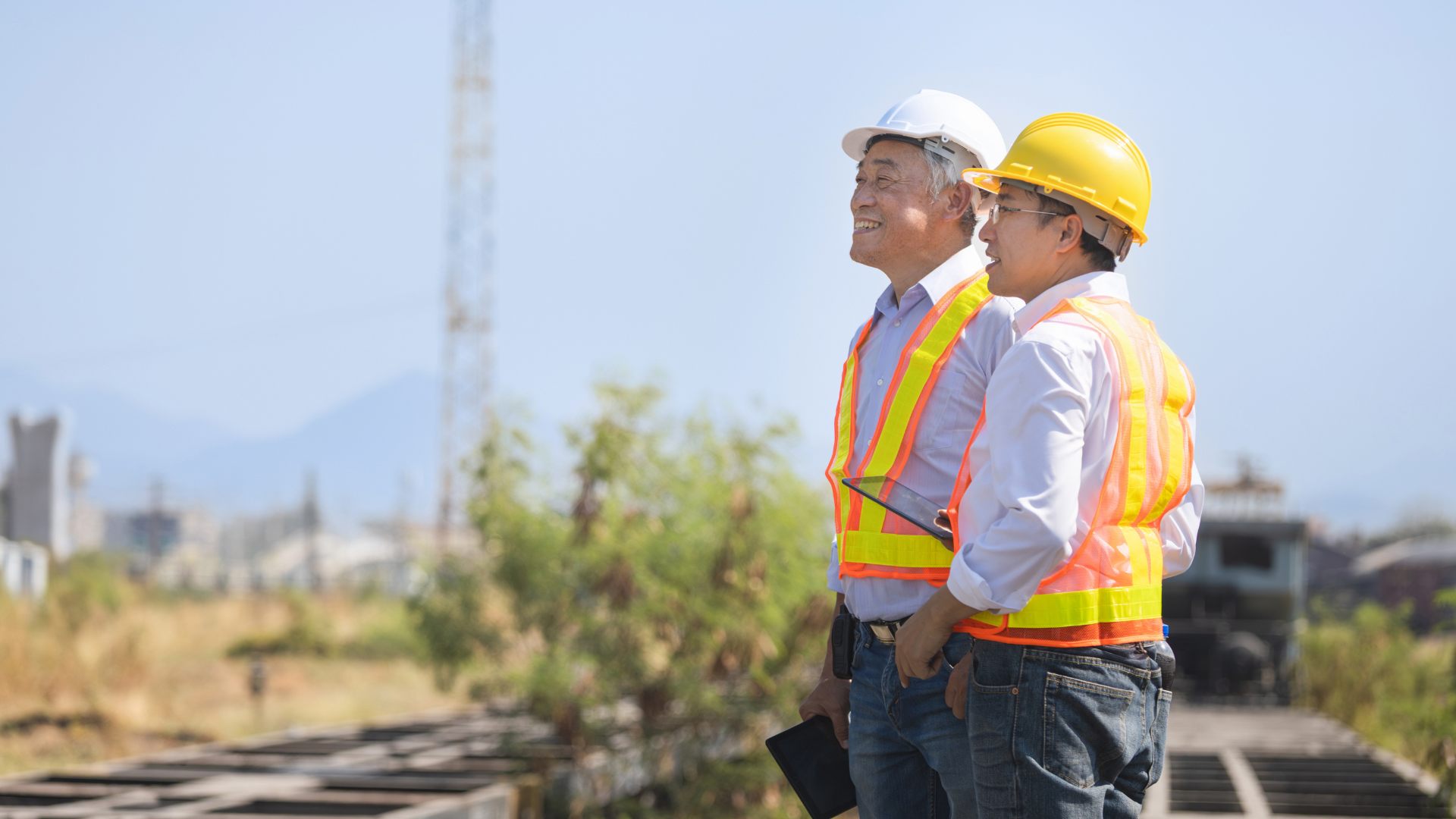 Spektra Bumimas engineer on site